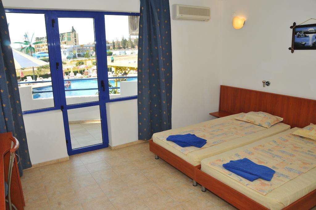 Siana Hotel Sveti Vlas Oda fotoğraf