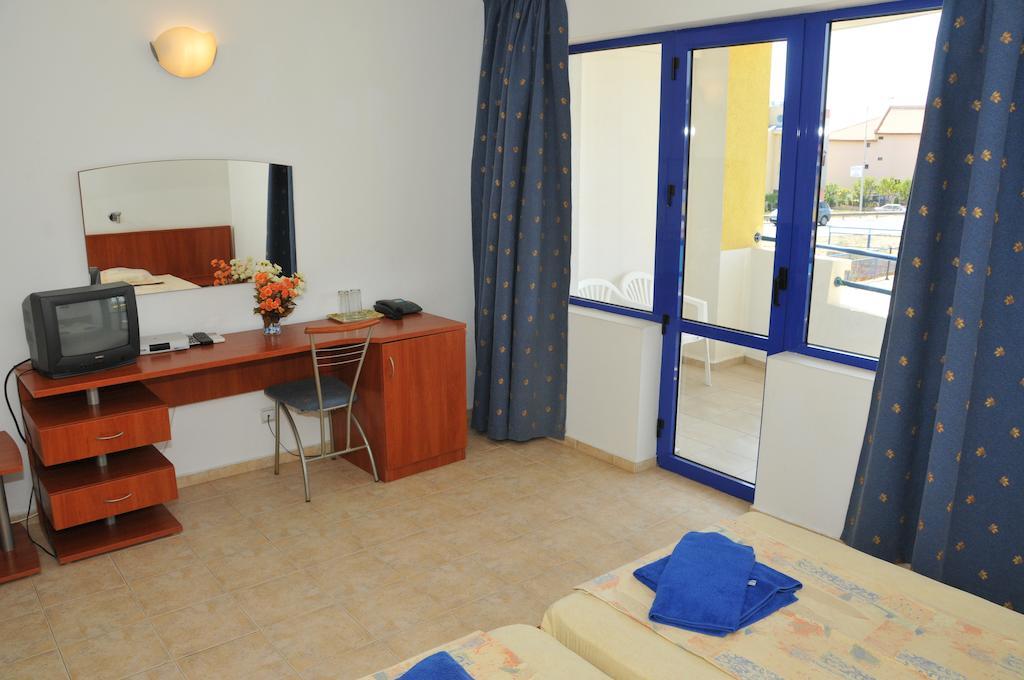 Siana Hotel Sveti Vlas Oda fotoğraf